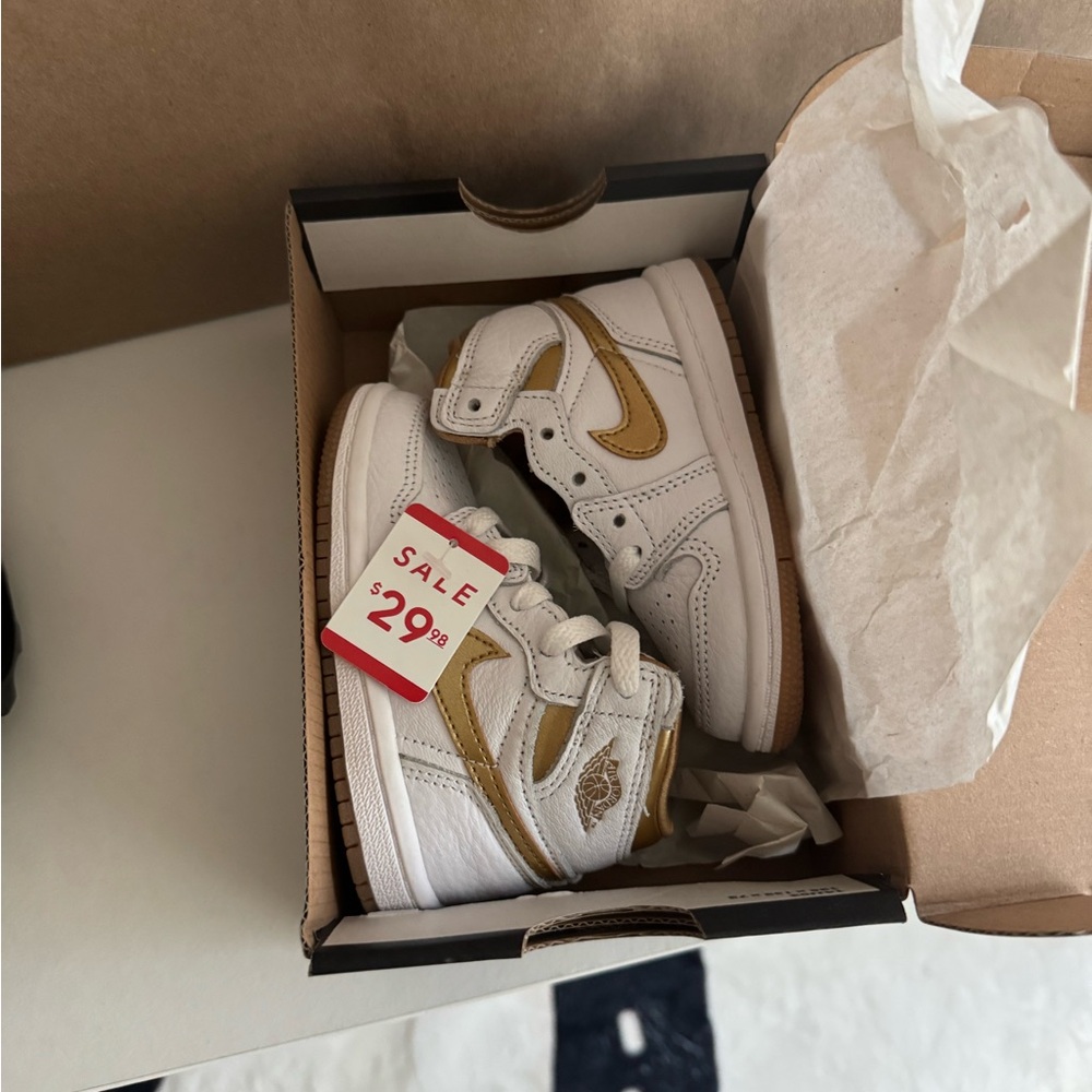 Brand New Toddler Nikes 6c